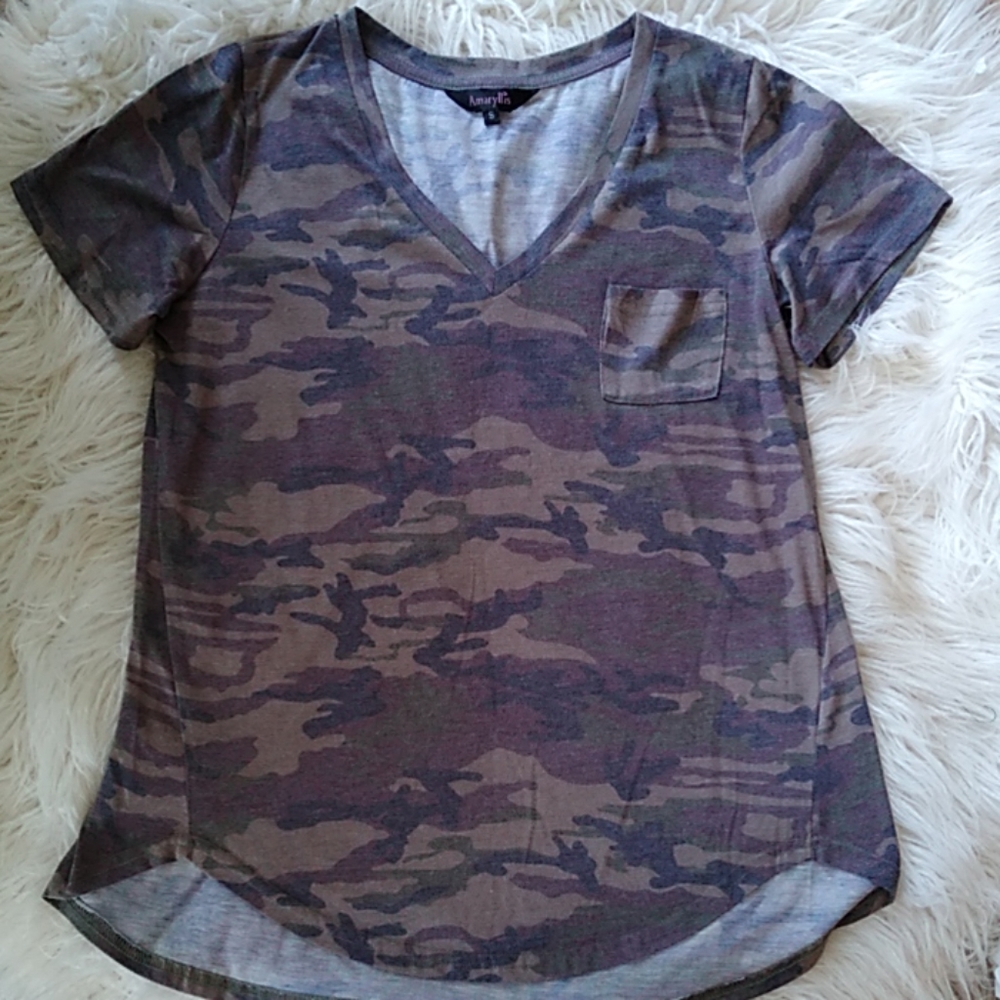 Boutique faded camo pocket tee